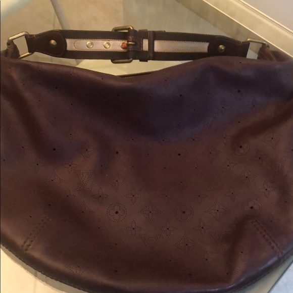 LOUIS VUITTON Mahina Onatah GM - Picture 8 of 10